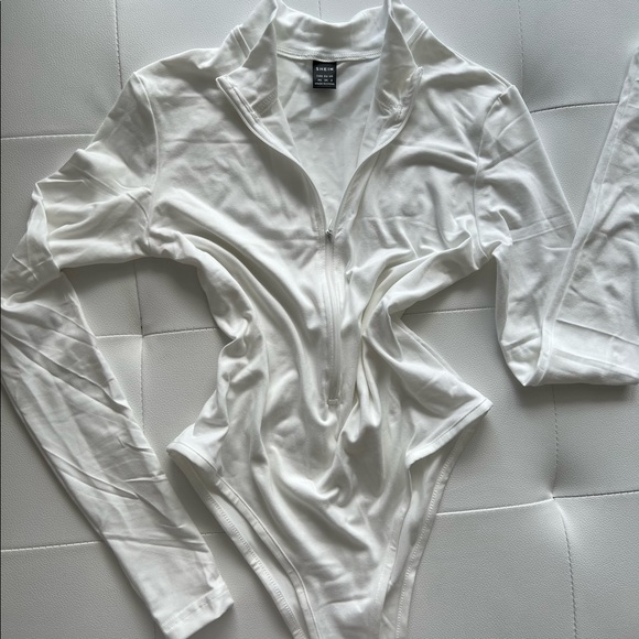 Body - Picture 1 of 2